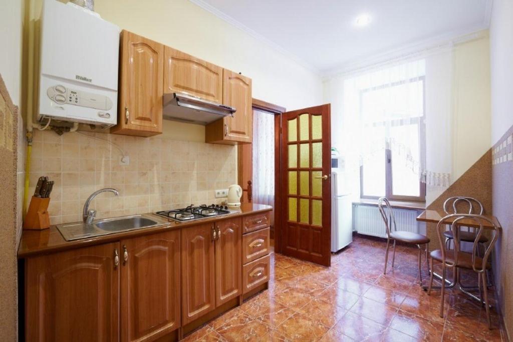 2 Rooms Central Anna Apartment Lviv Extérieur photo