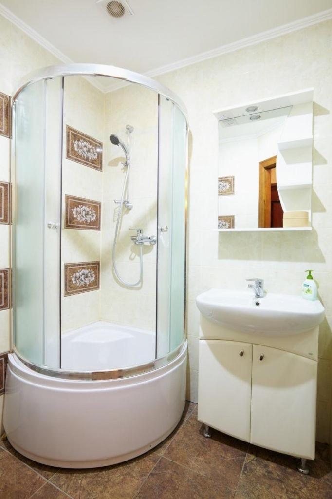 2 Rooms Central Anna Apartment Lviv Extérieur photo